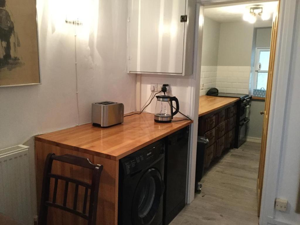 Garden Flat 1 Bed & Breakfast ลันดิดโน ภายนอก รูปภาพ