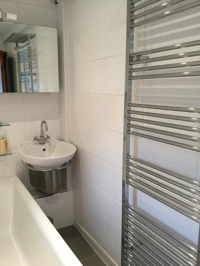 Garden Flat 1 Bed & Breakfast ลันดิดโน ภายนอก รูปภาพ