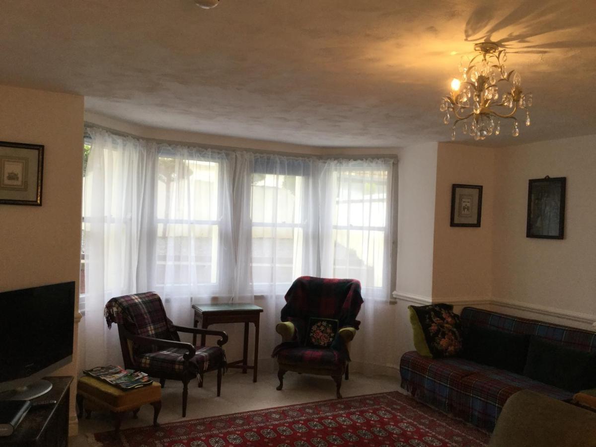 Garden Flat 1 Bed & Breakfast ลันดิดโน ภายนอก รูปภาพ