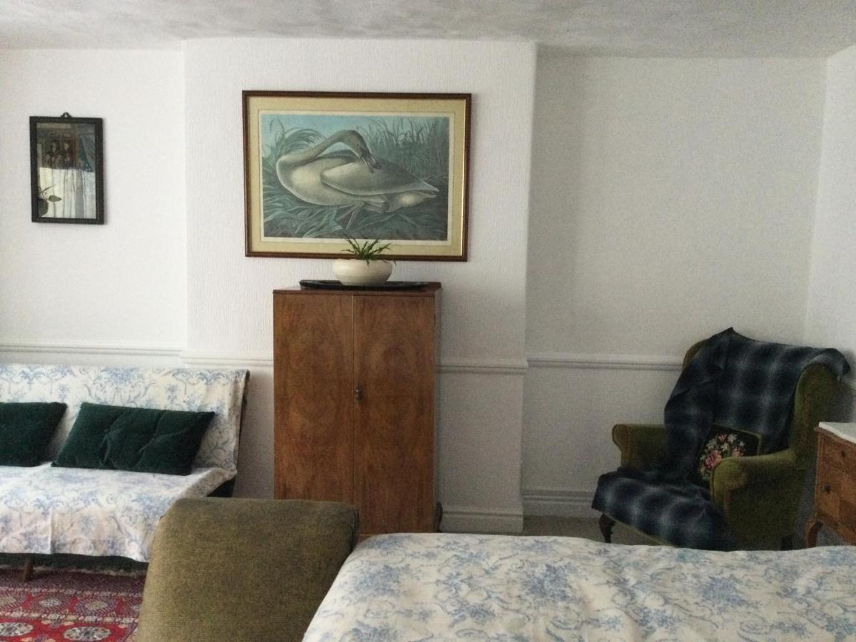 Garden Flat 1 Bed & Breakfast ลันดิดโน ภายนอก รูปภาพ